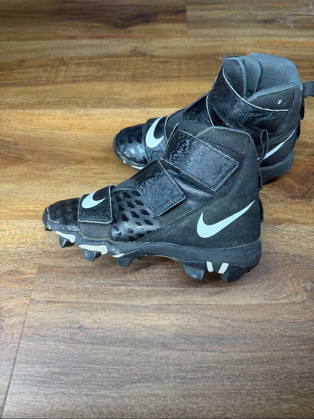 Nike Force Kids Black High-Top football/ sports cleats